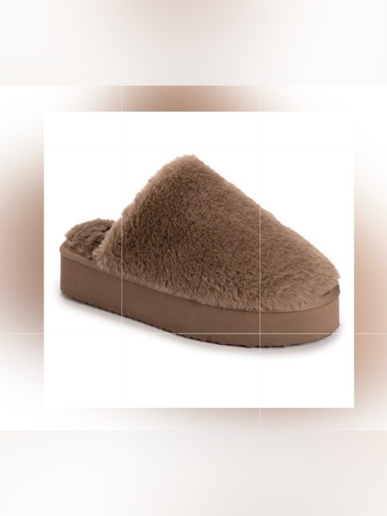 Muk Luks Shoes - Muk Luks Emme Slip On Shoes, Faux Fur Platform Slide On Shoes Size: M (7-8)